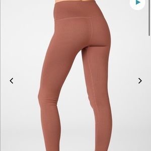 Fabletics High-Waisted Seamless Rib Legging (size M)